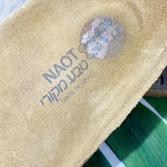 NAOT TAN LEATHER SINGLE BUCKLE‎ HEELED CUSHION SLIDE​​​​​ - Picture 6 of 7